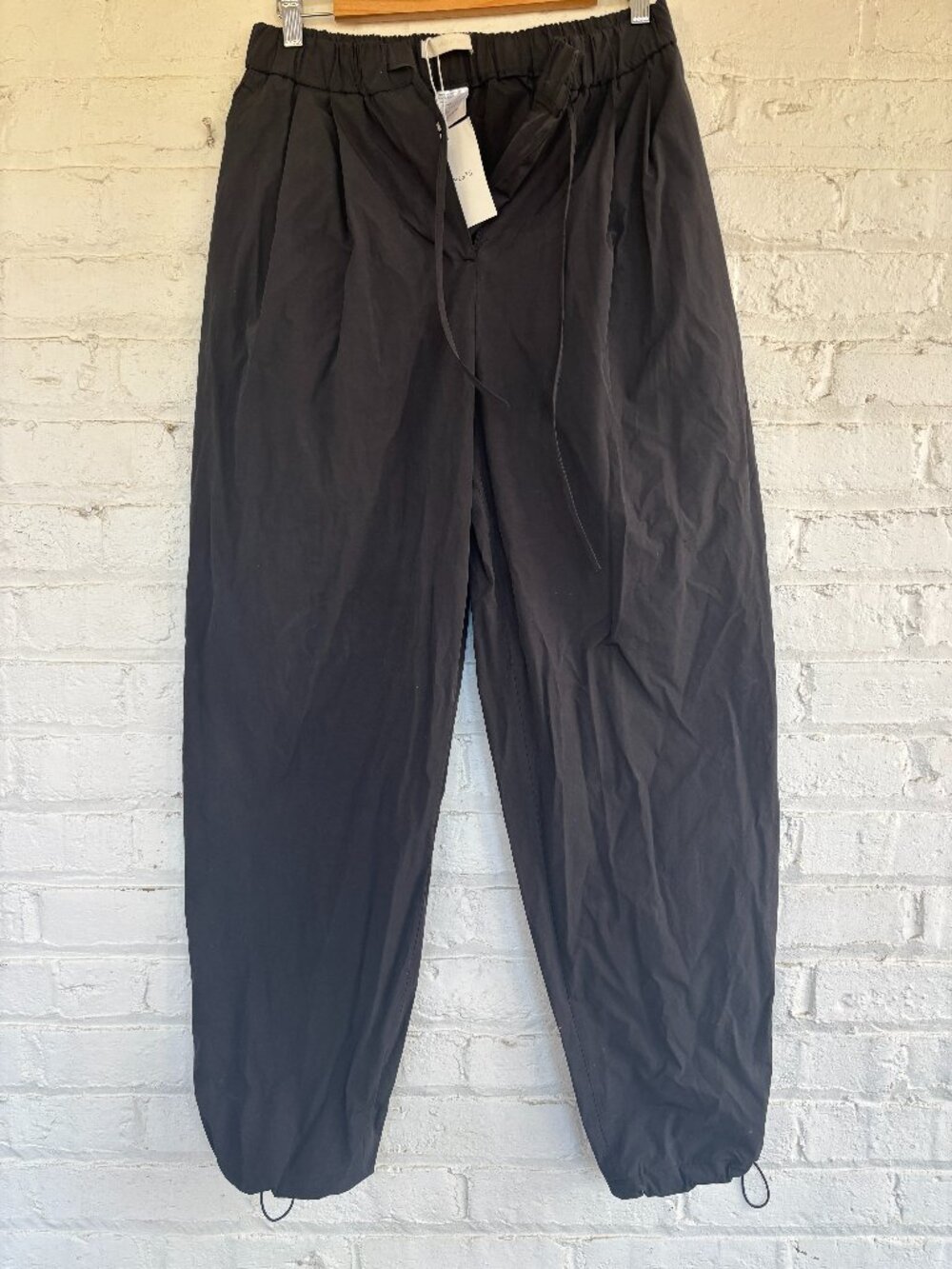 NWT Women's Amomento Drawstring Pant - Size 1 (fits like size 6) - Charcoal